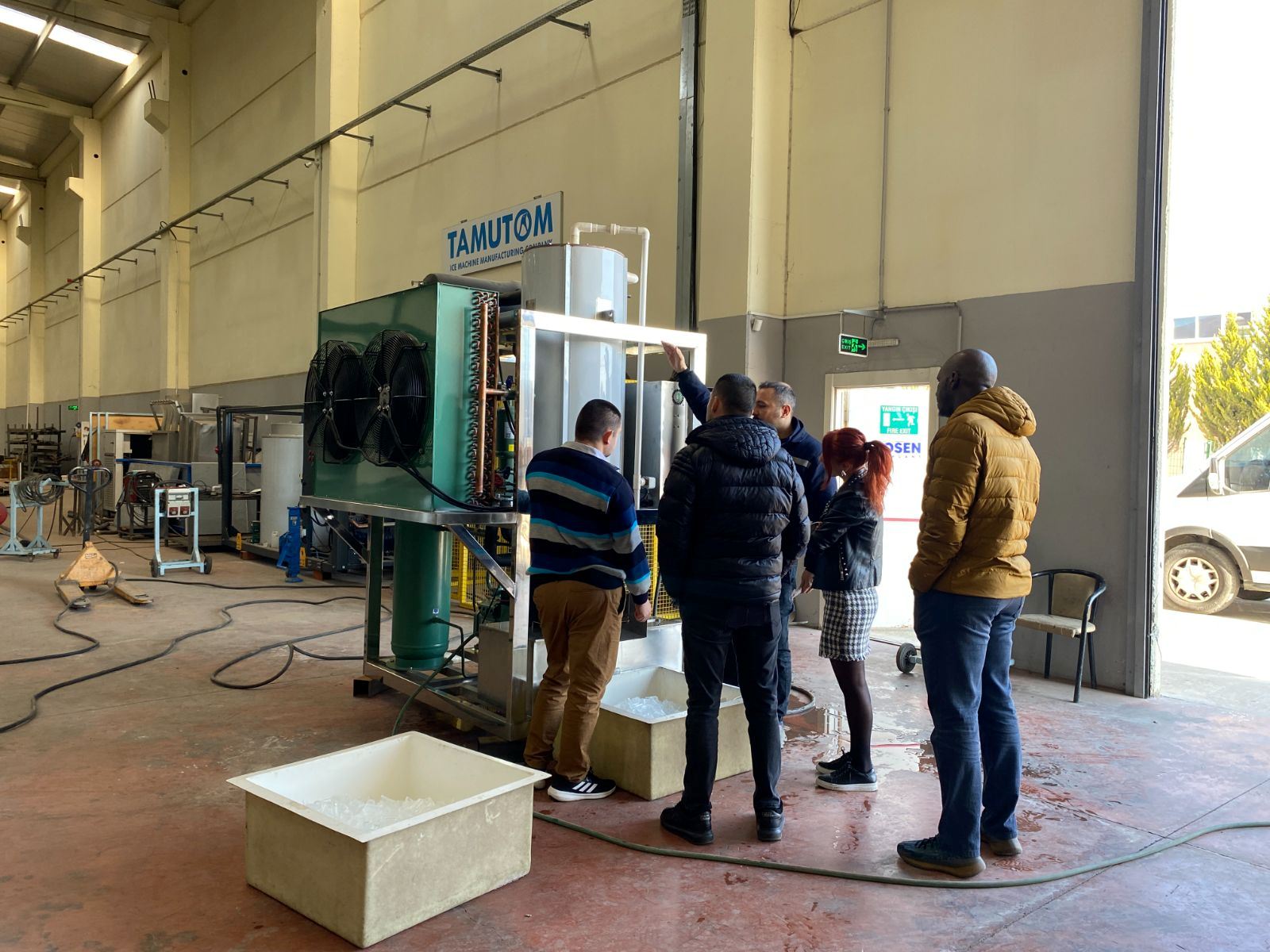 Bulgaristan’da Buz Pazarı Büyüyor: Tüp Buz Makinalarına Artan Talep ve Hızlı Çözümlerimiz