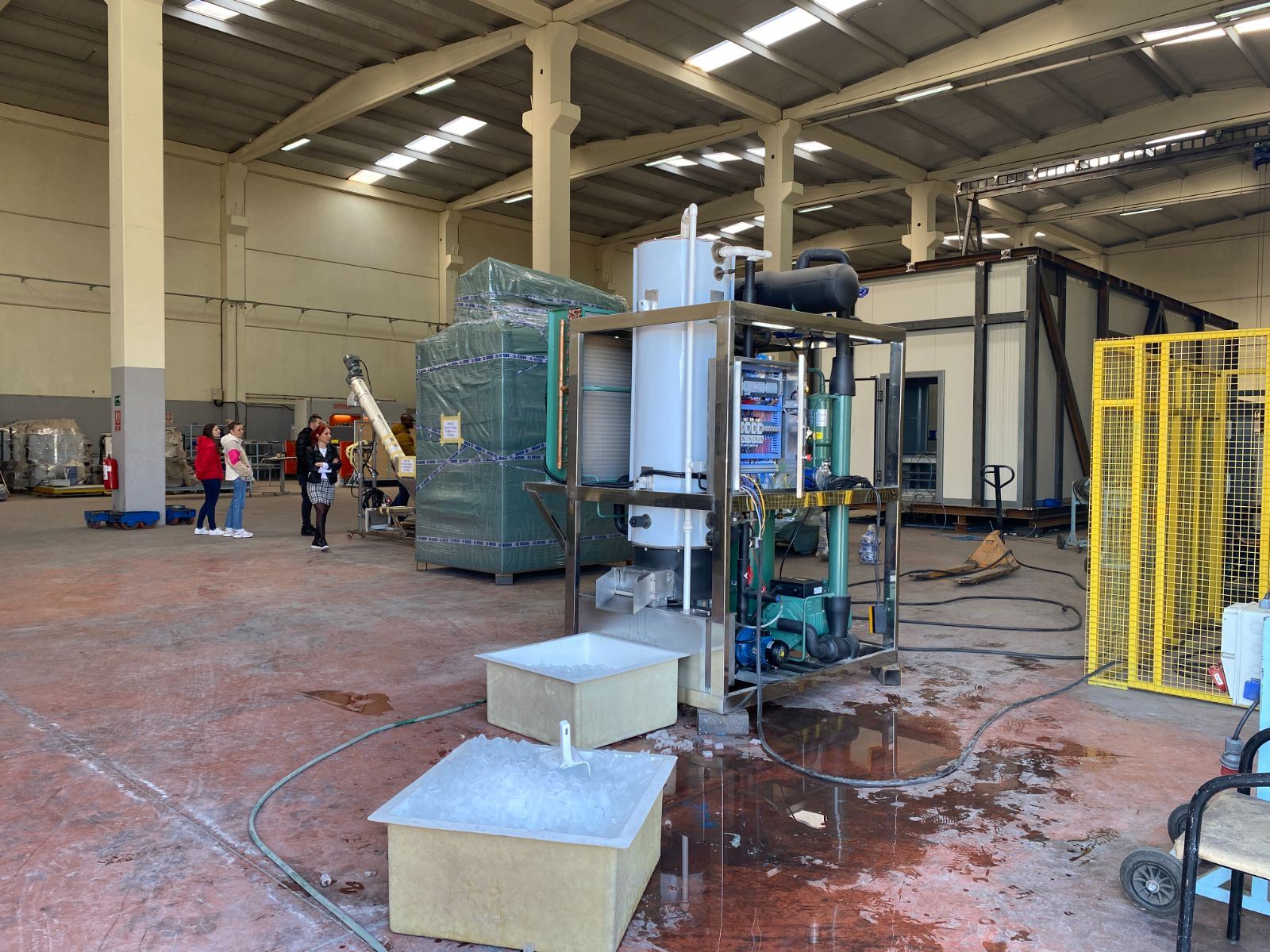 Bulgaristan’da Buz Pazarı Büyüyor: Tüp Buz Makinalarına Artan Talep ve Hızlı Çözümlerimiz